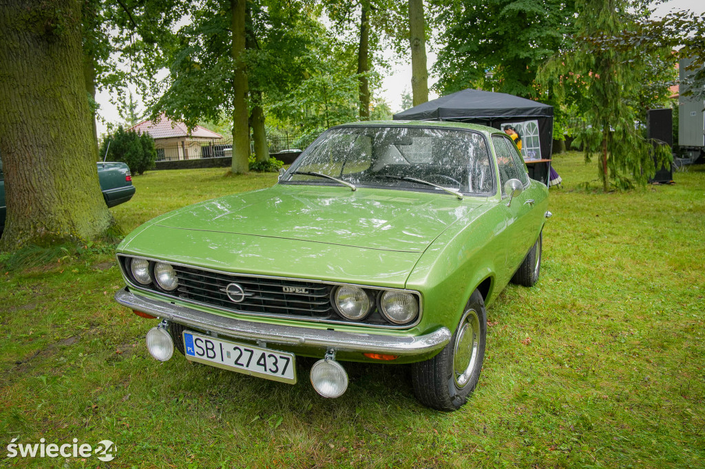 Piknik w Polednie i wystawa oldtimerów