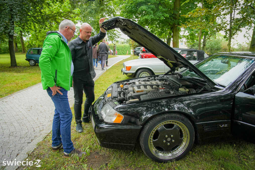 Piknik w Polednie i wystawa oldtimerów