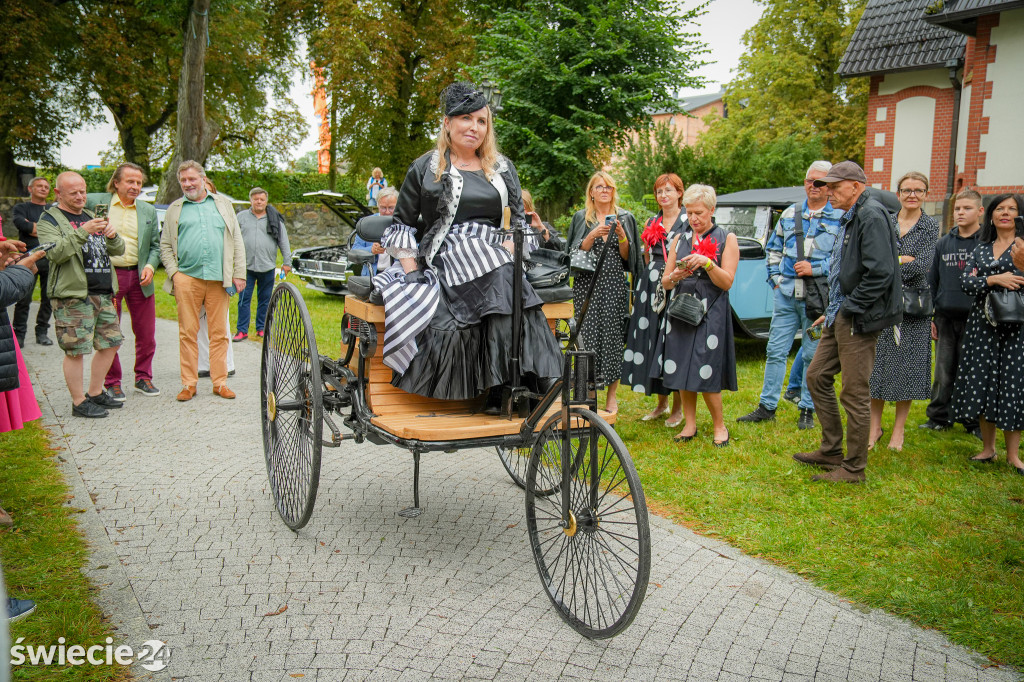 Piknik w Polednie i wystawa oldtimerów