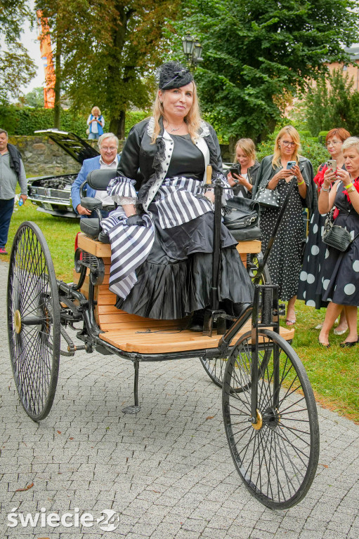 Piknik w Polednie i wystawa oldtimerów