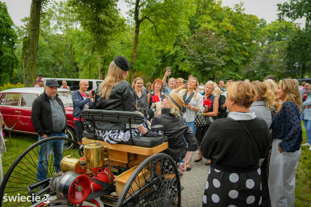 Piknik w Polednie i wystawa oldtimerów