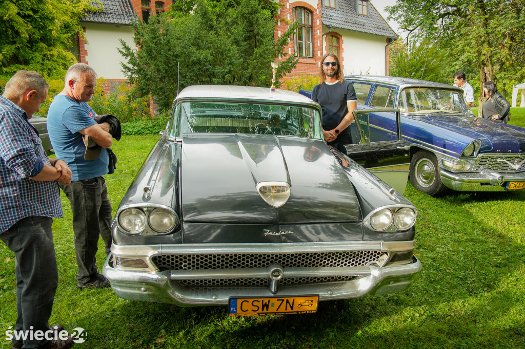Piknik w Polednie i wystawa oldtimerów