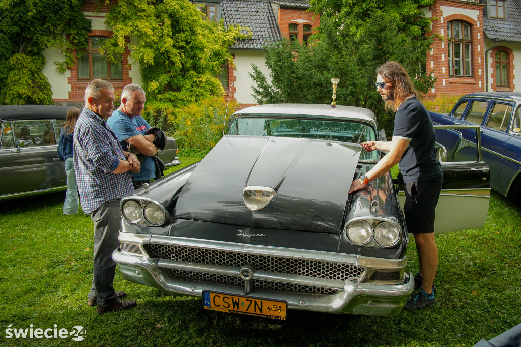 Piknik w Polednie i wystawa oldtimerów