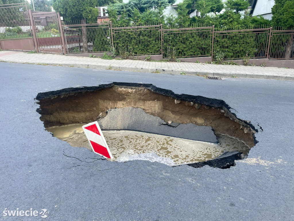 Zapadła się ulica Świętopełka