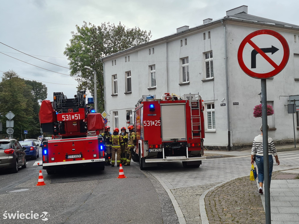 Pożar w plebanii przy Klasztorku, trwa akcja straży pożarnej