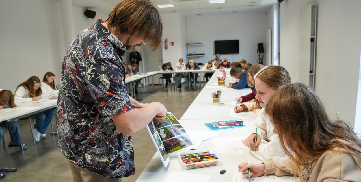 Warsztaty tworzenia komiksu z Dawidem Żurawskim
