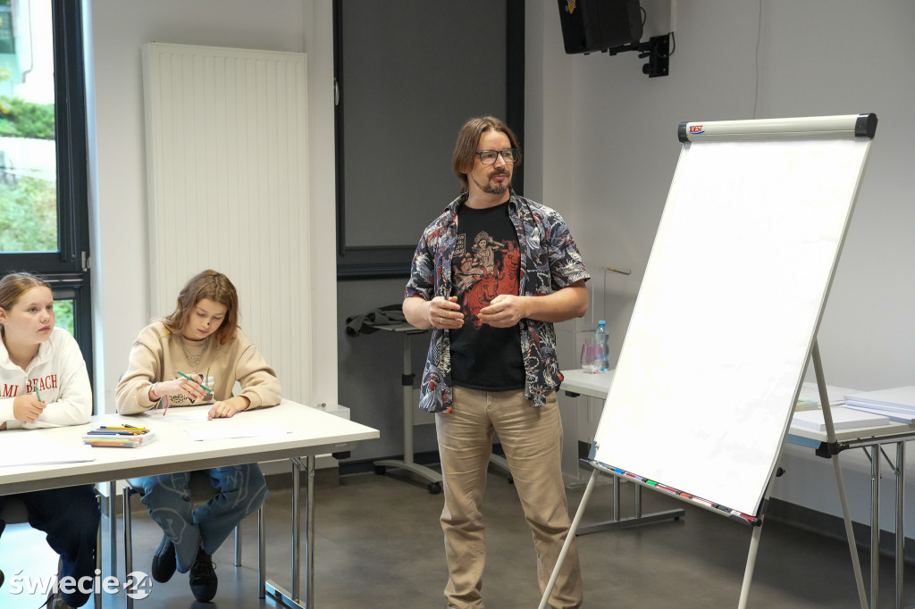 Warsztaty tworzenia komiksu z Dawidem Żurawskim
