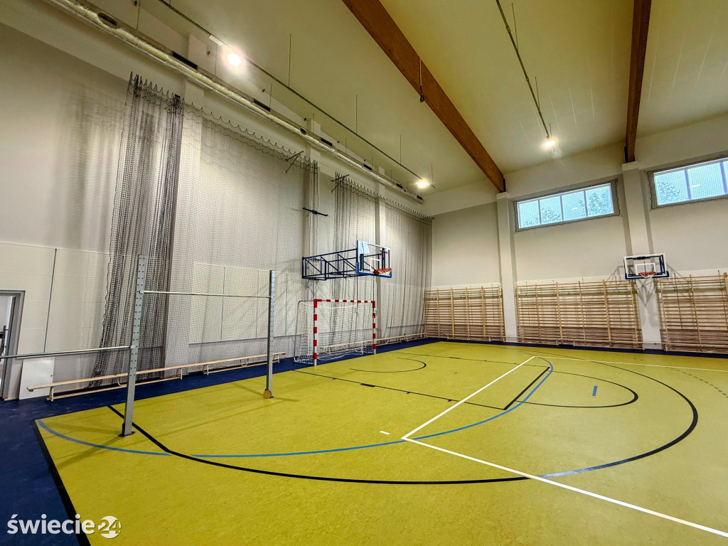 Nowoczesna hala sportowa dla szkoły w Brzozowie