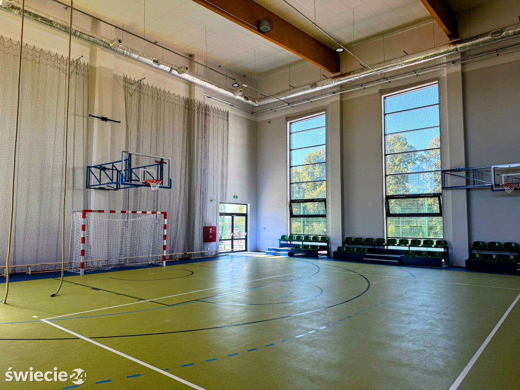 Nowoczesna hala sportowa dla szkoły w Brzozowie