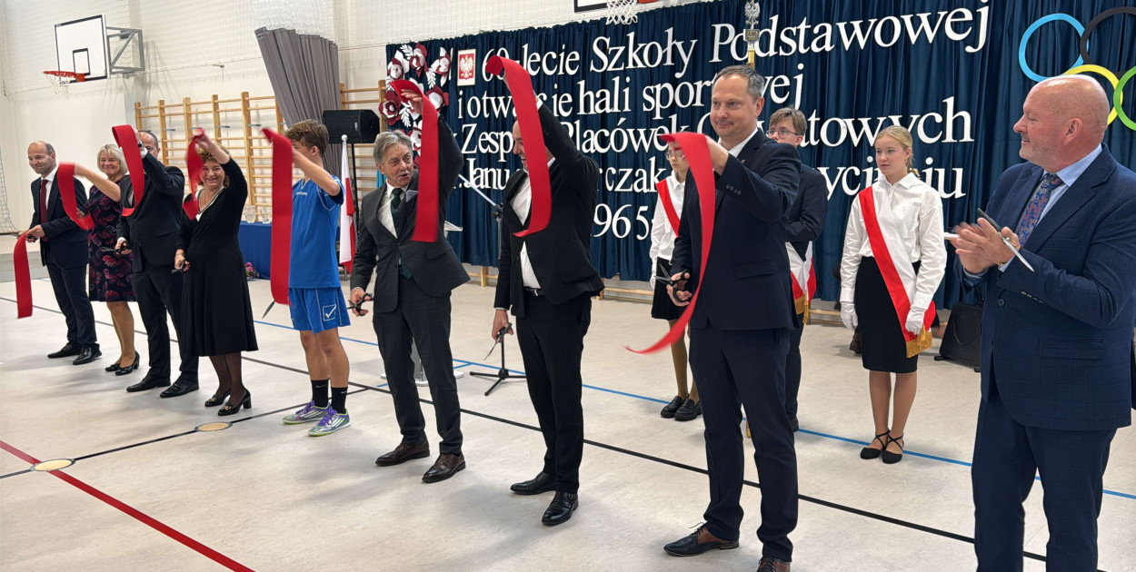 Otwarcie hali i 60-lecie szkoły w Drzycimiu