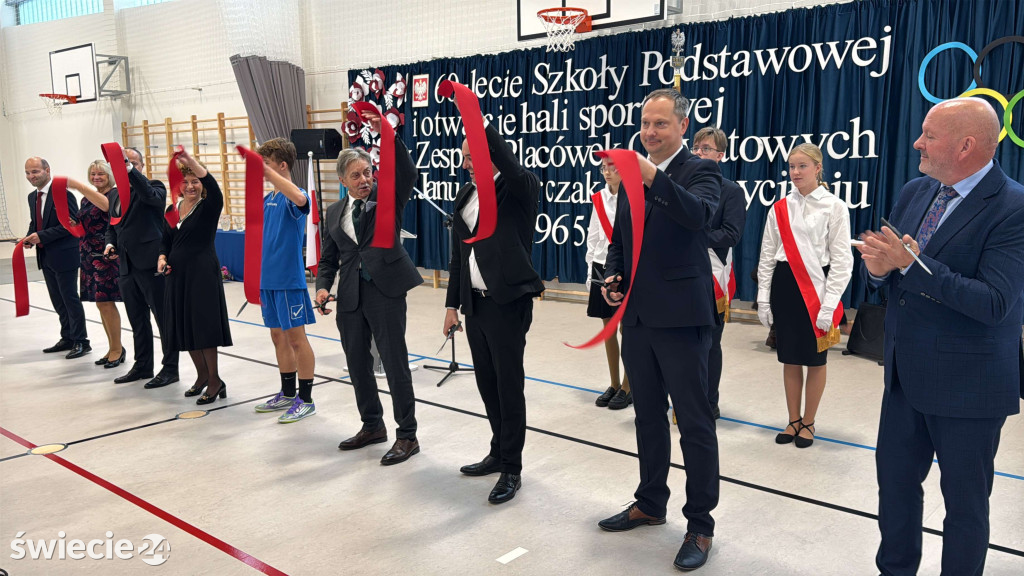 Otwarcie hali i 60-lecie szkoły w Drzycimiu