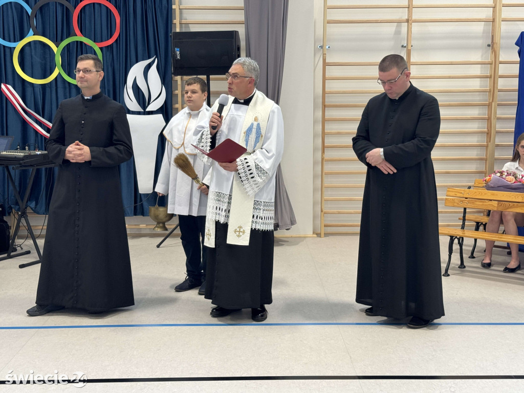 Otwarcie hali i 60-lecie szkoły w Drzycimiu