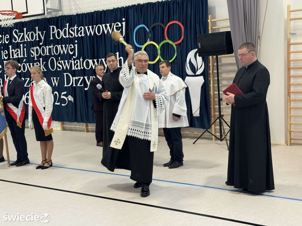 Otwarcie hali i 60-lecie szkoły w Drzycimiu