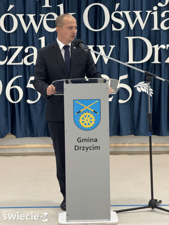 Otwarcie hali i 60-lecie szkoły w Drzycimiu