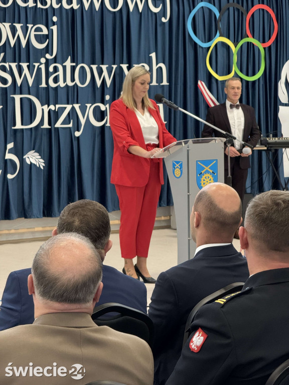 Otwarcie hali i 60-lecie szkoły w Drzycimiu