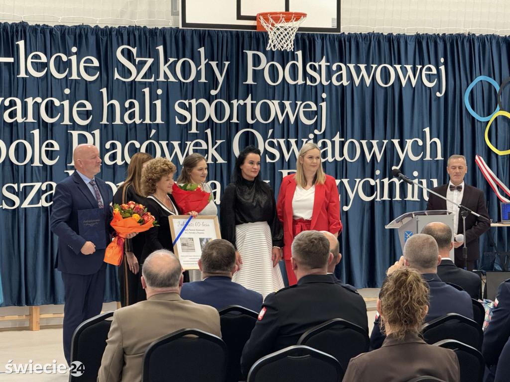 Otwarcie hali i 60-lecie szkoły w Drzycimiu