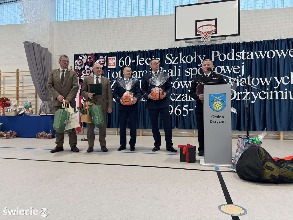Otwarcie hali i 60-lecie szkoły w Drzycimiu