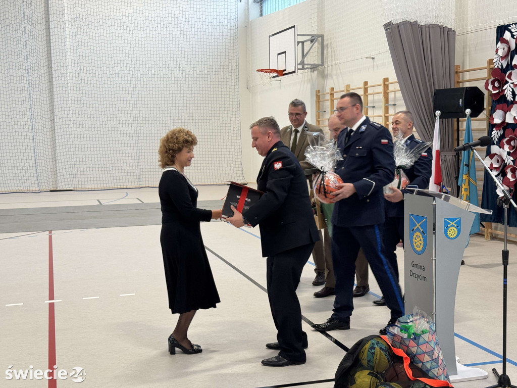 Otwarcie hali i 60-lecie szkoły w Drzycimiu