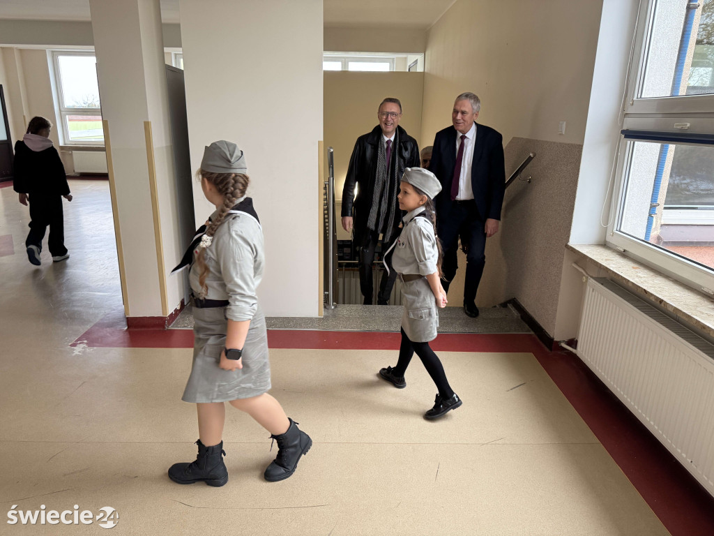 Otwarcie hali i 60-lecie szkoły w Drzycimiu