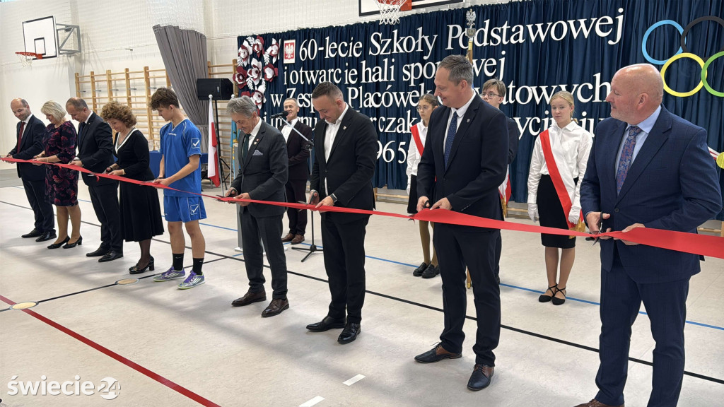 Otwarcie hali i 60-lecie szkoły w Drzycimiu
