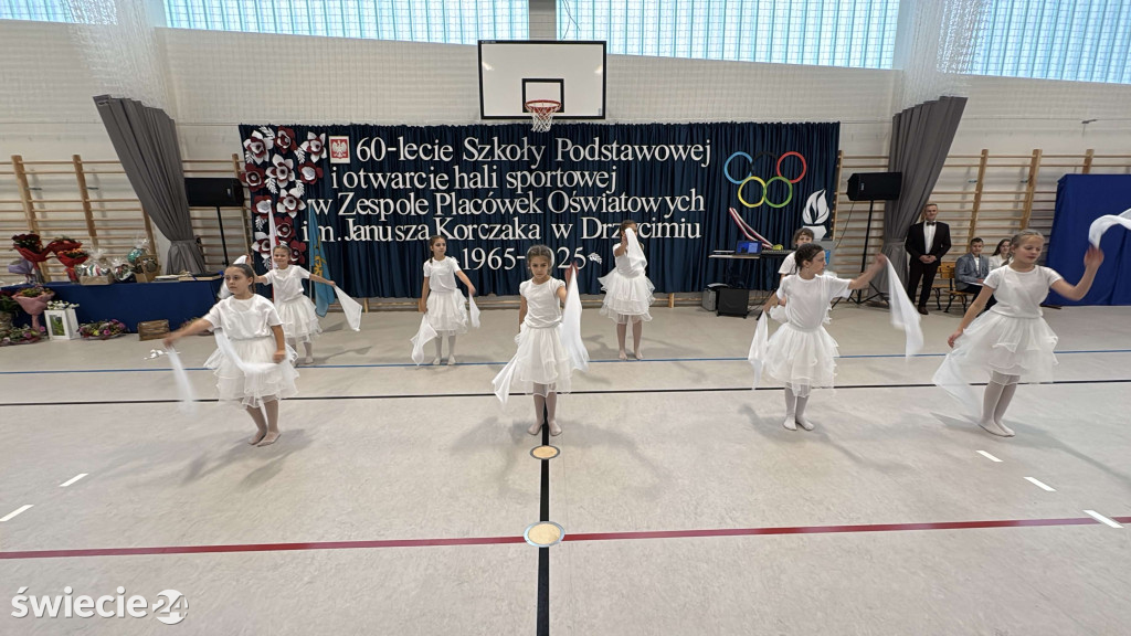Otwarcie hali i 60-lecie szkoły w Drzycimiu
