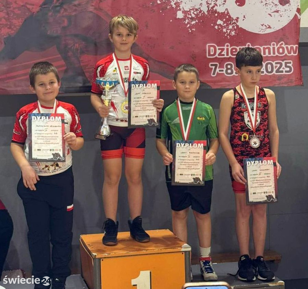 Zapaśnicy ze Świecia złotymi medalistami