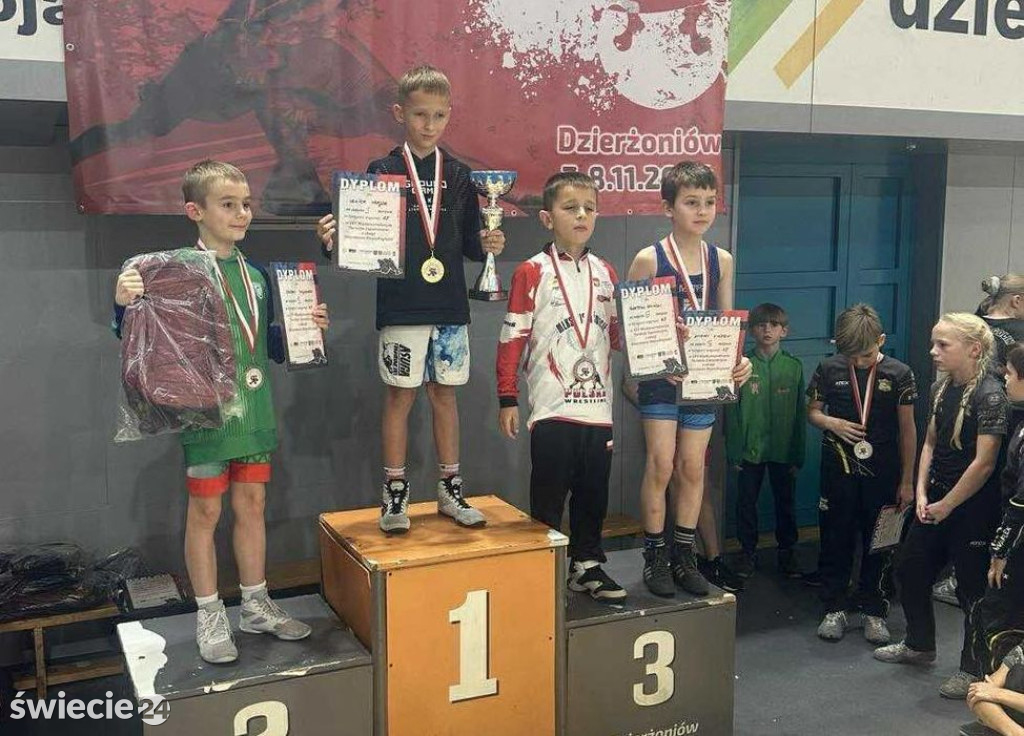 Zapaśnicy ze Świecia złotymi medalistami
