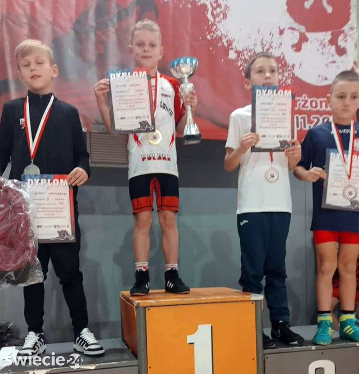 Zapaśnicy ze Świecia złotymi medalistami