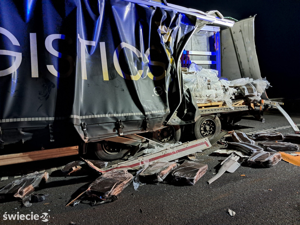 Zderzenie ciężarówek na S5