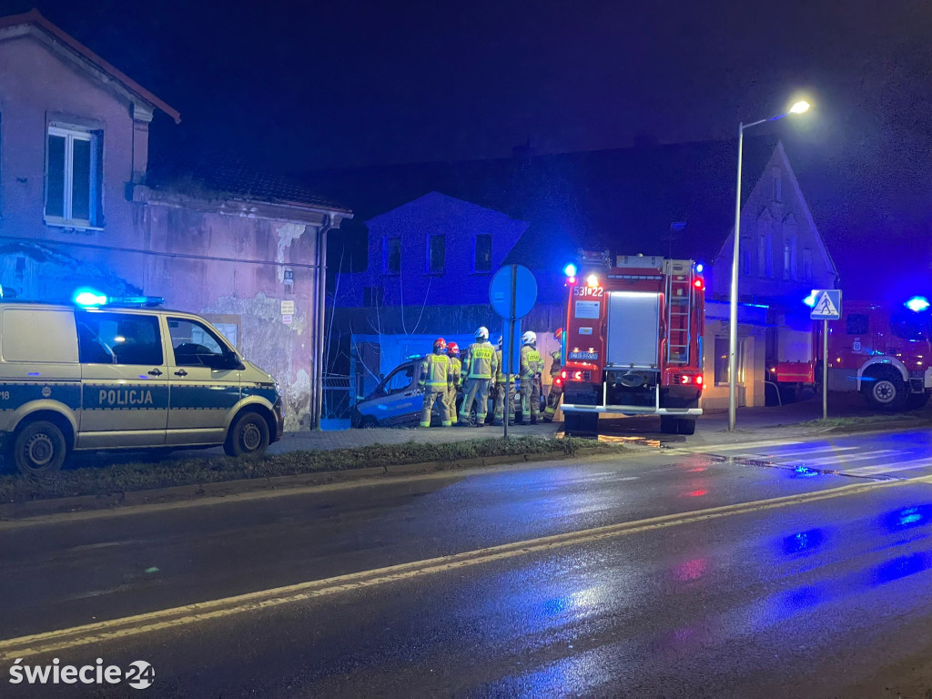 Bezdomni rozpalili, strażacy ugasili