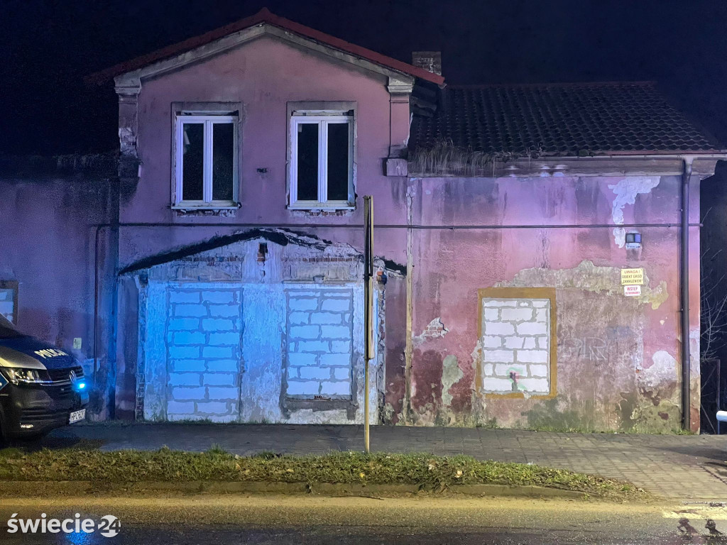 Bezdomni rozpalili, strażacy ugasili