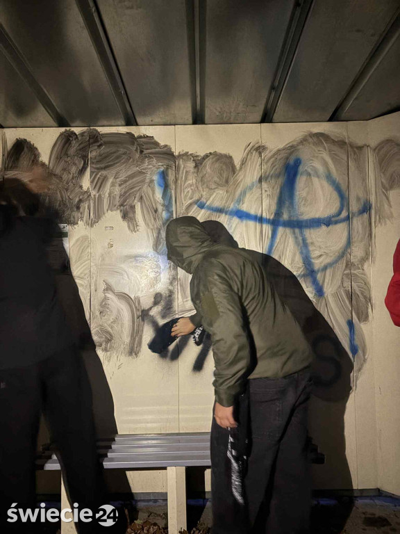 Jeże z gminy Jeżewo zdobią przystanki