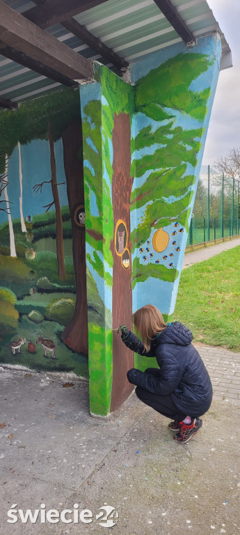 Jeże z gminy Jeżewo zdobią przystanki