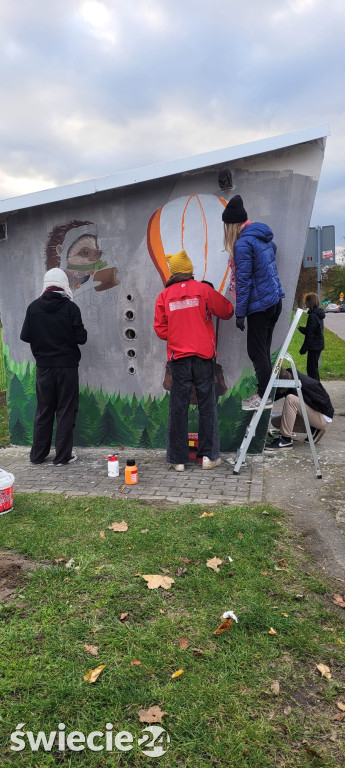 Jeże z gminy Jeżewo zdobią przystanki