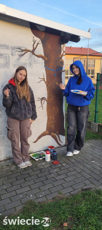 Jeże z gminy Jeżewo zdobią przystanki