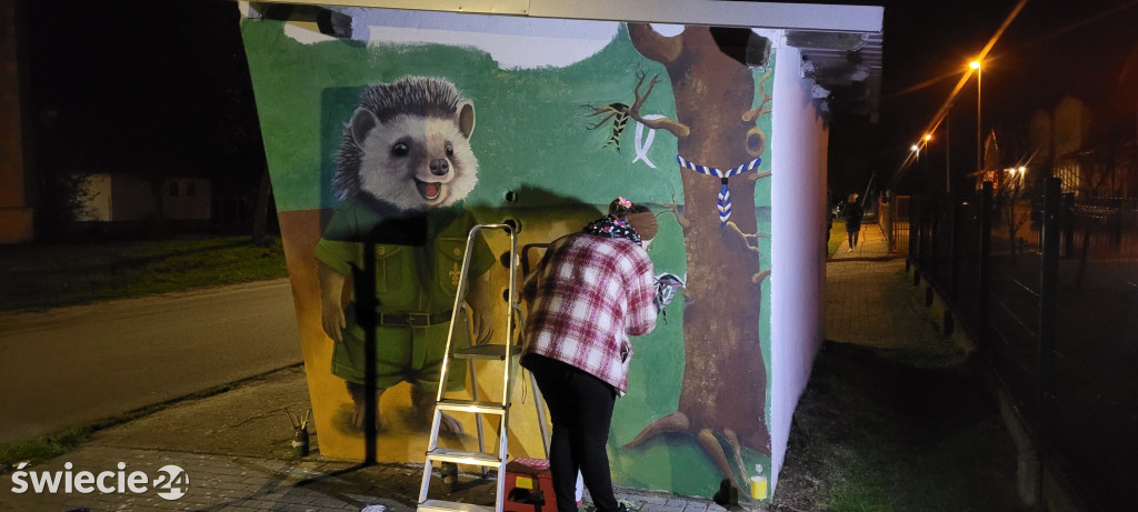 Jeże z gminy Jeżewo zdobią przystanki