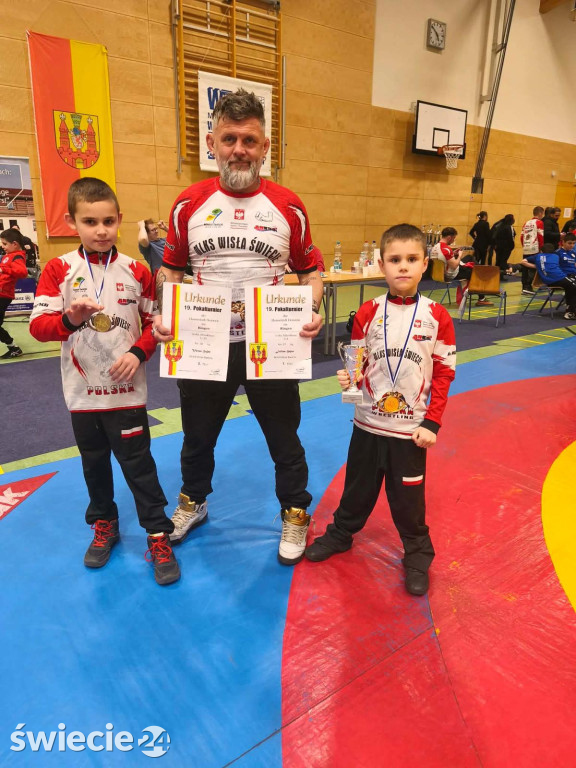 Zapaśnicy Wisły Świecie z medalalami w Niemczech