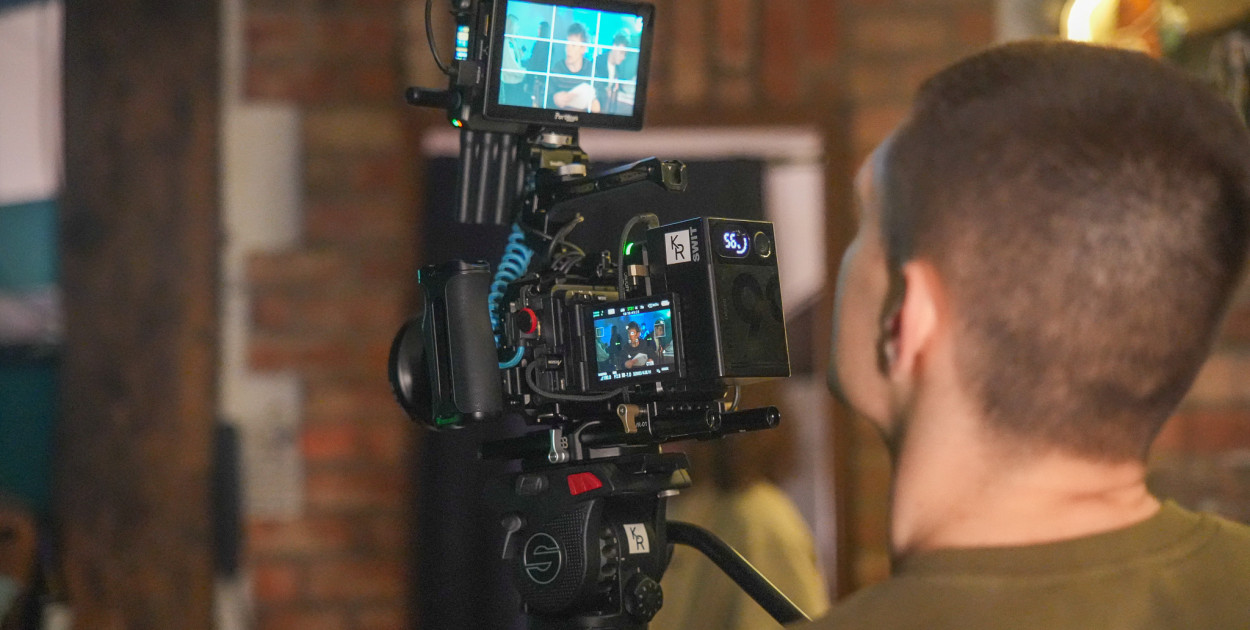 Zaglądamy za kulisy filmu o „czerwonym” ogólniaku