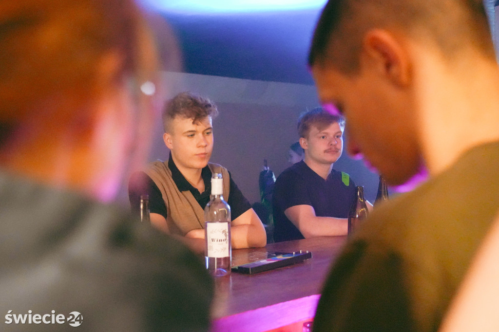 Zaglądamy za kulisy filmu o „czerwonym” ogólniaku