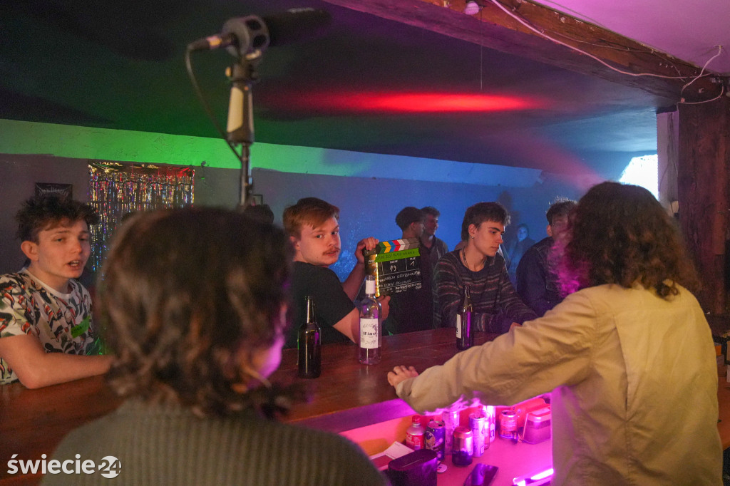 Zaglądamy za kulisy filmu o „czerwonym” ogólniaku