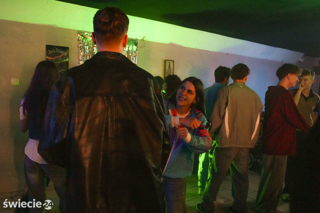 Zaglądamy za kulisy filmu o „czerwonym” ogólniaku