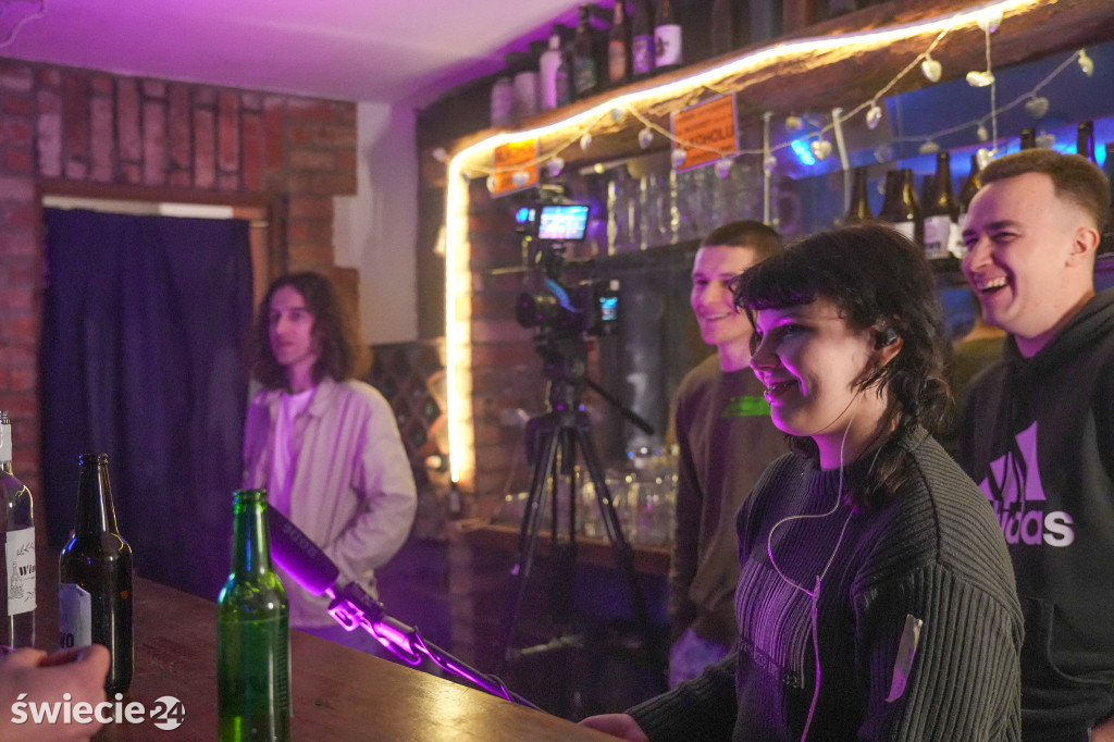 Zaglądamy za kulisy filmu o „czerwonym” ogólniaku