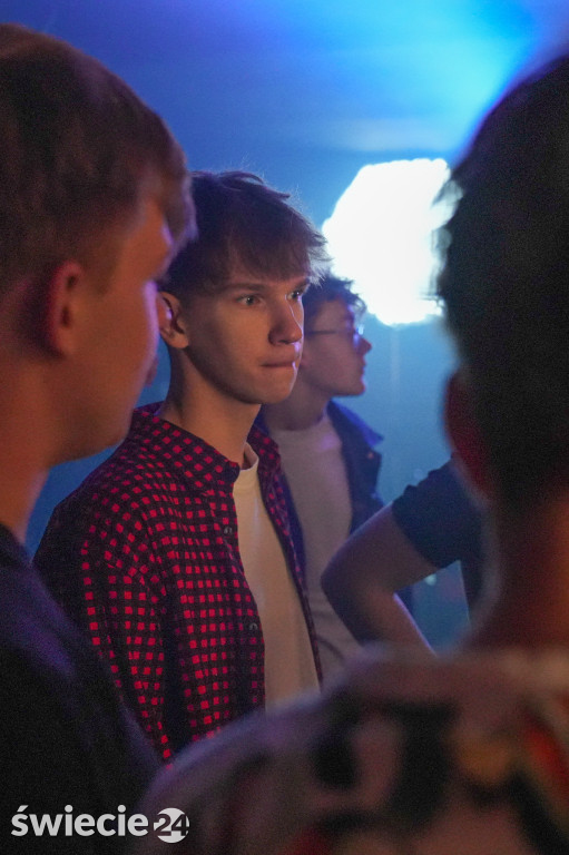 Zaglądamy za kulisy filmu o „czerwonym” ogólniaku