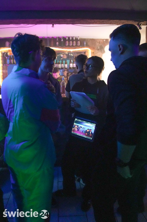 Zaglądamy za kulisy filmu o „czerwonym” ogólniaku