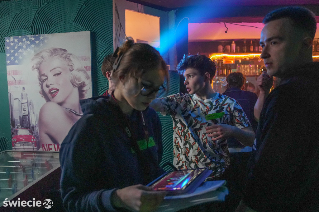 Zaglądamy za kulisy filmu o „czerwonym” ogólniaku