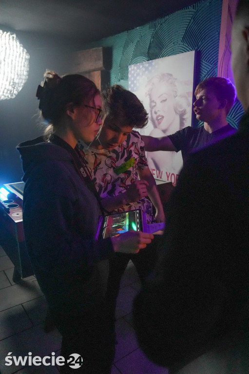 Zaglądamy za kulisy filmu o „czerwonym” ogólniaku