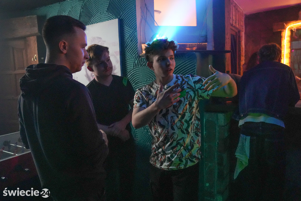 Zaglądamy za kulisy filmu o „czerwonym” ogólniaku