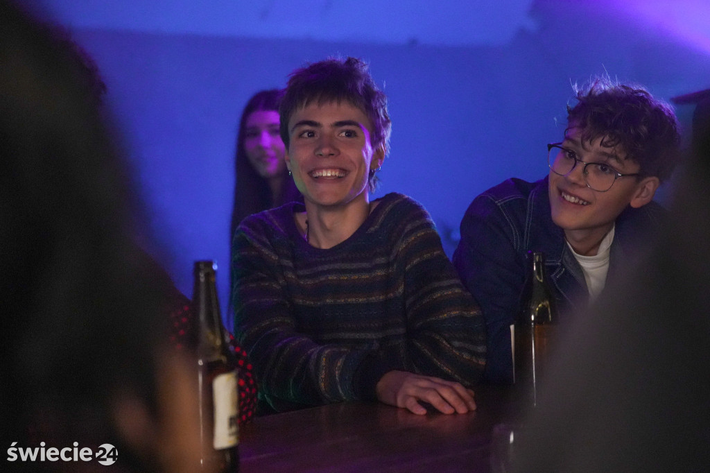 Zaglądamy za kulisy filmu o „czerwonym” ogólniaku