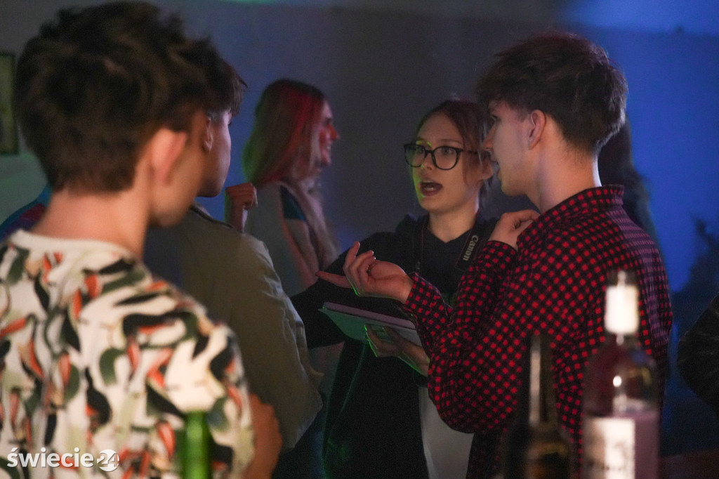 Zaglądamy za kulisy filmu o „czerwonym” ogólniaku