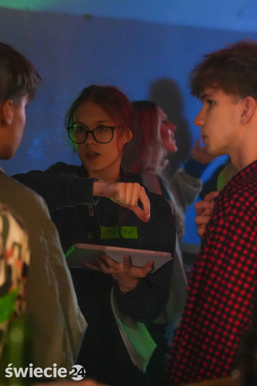 Zaglądamy za kulisy filmu o „czerwonym” ogólniaku